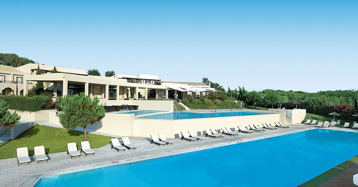 Een foto van het zwembad bij Atlantica Eleon Grand Resort & Spa