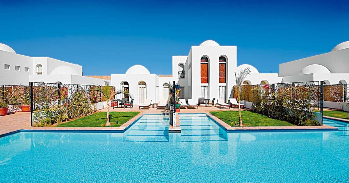 Een foto van het zwembad bij Fort Arabesque Resort & Spa Villas & The West Bay