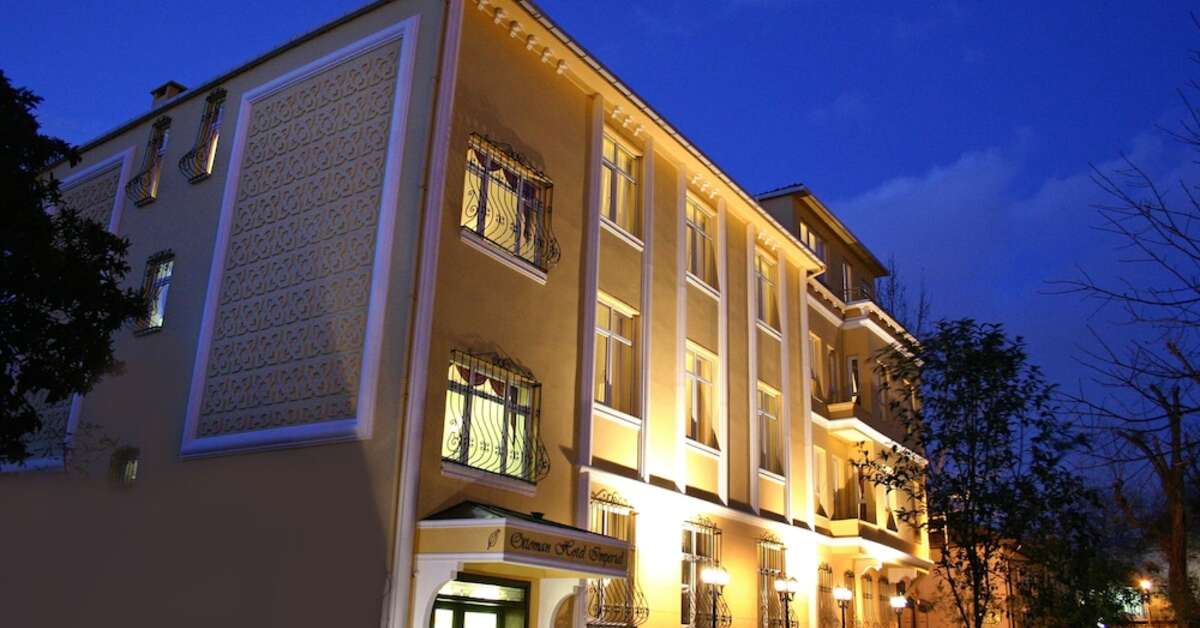 Ein Foto von der Außenansicht des Ottoman Hotel Imperial