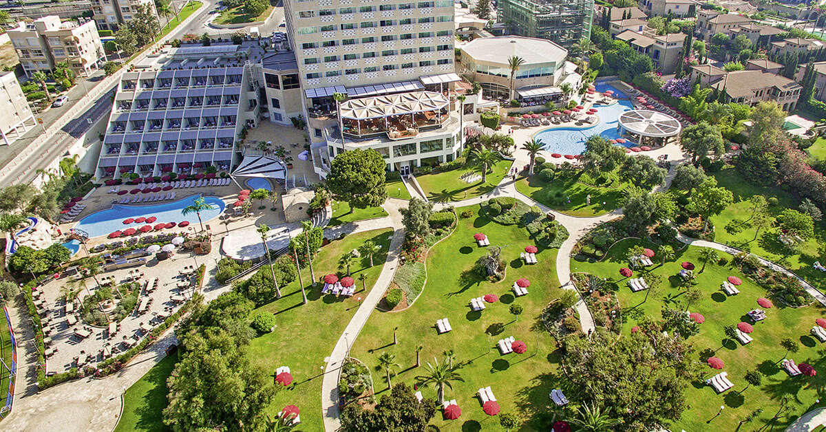 Een foto van St. Raphael Resort
