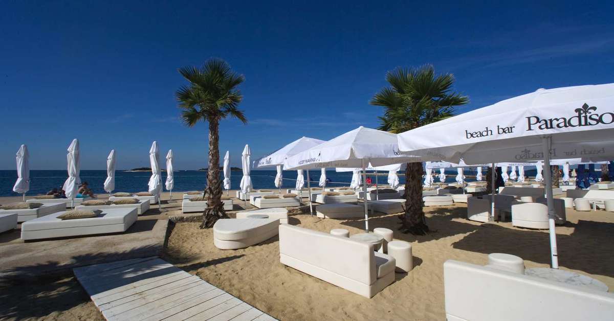 Een foto van het strand bij Hotel Delfin Plava Laguna