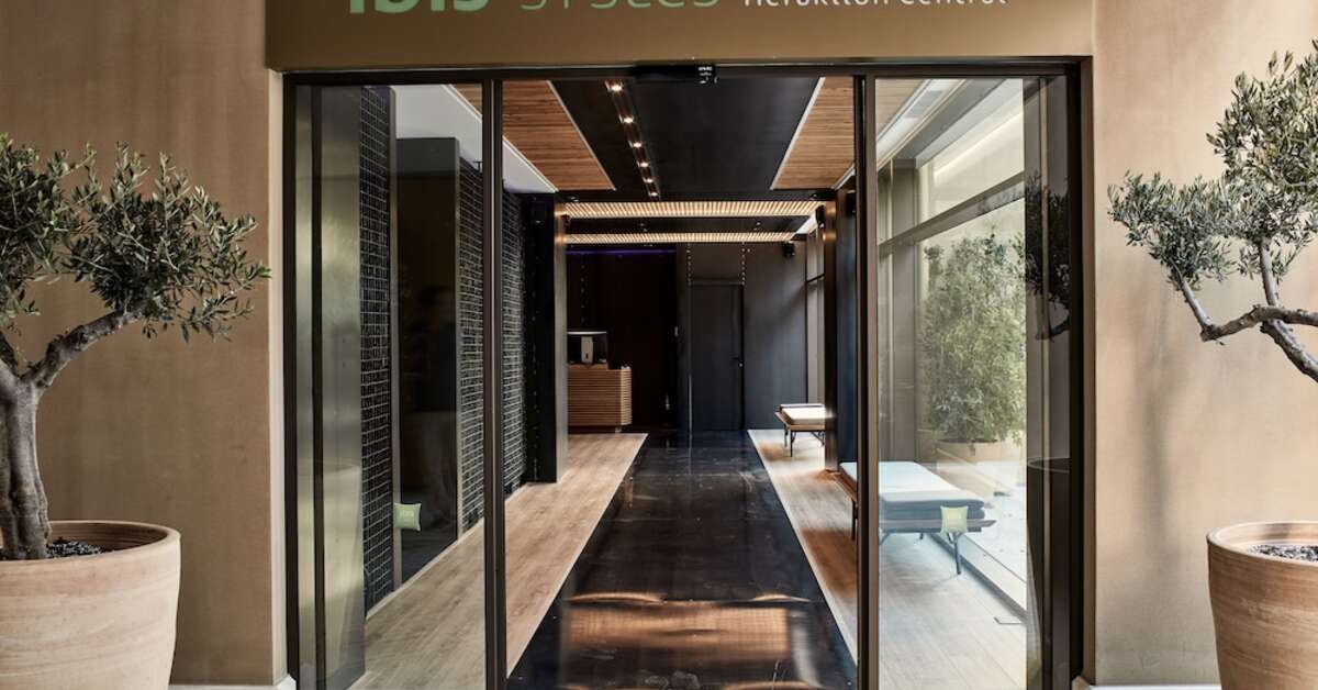 Een foto van de buitenkant van Ibis Styles Heraklion Central
