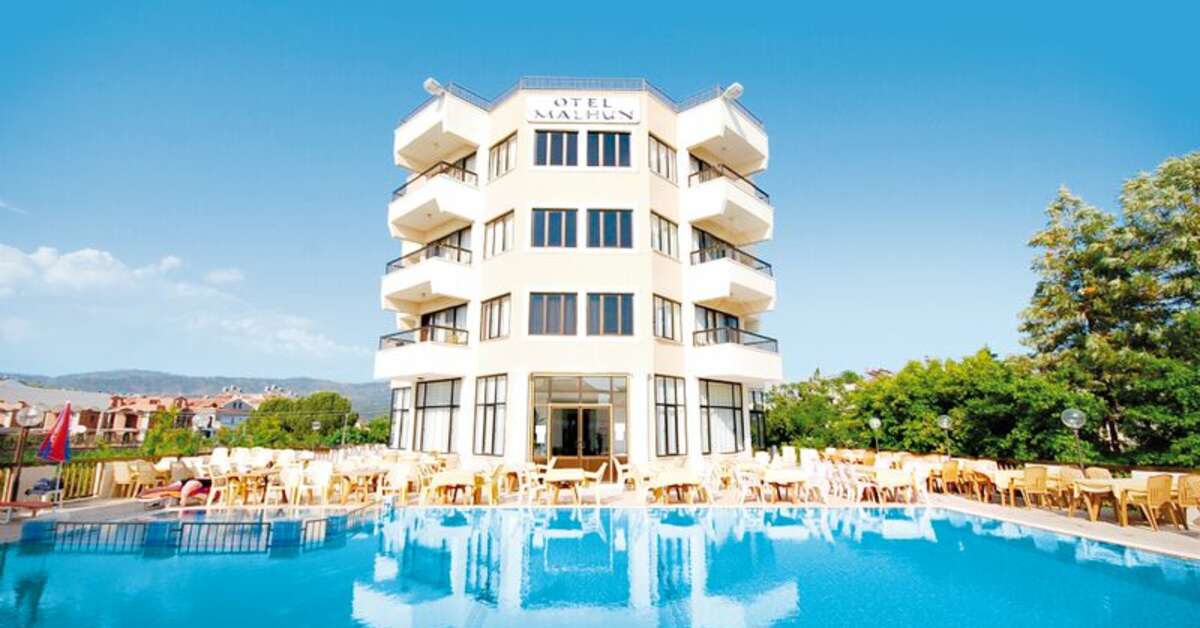 Ein Foto vom Pool im Malhun Hotel