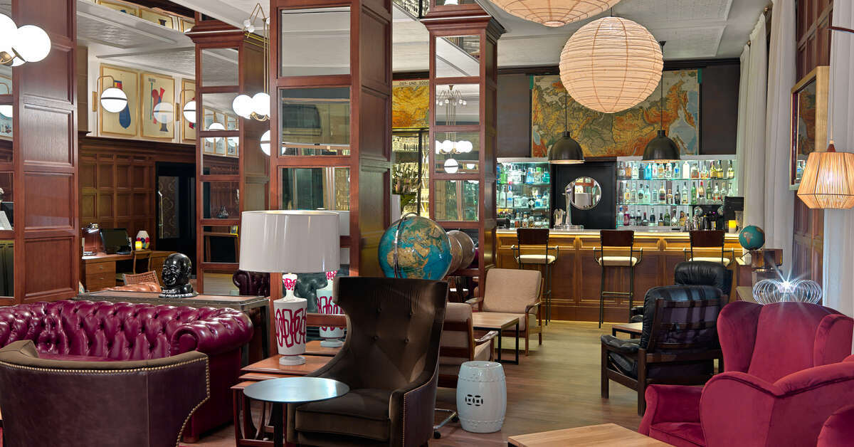 Een foto van het interieur van H10 Montcada Boutique Hotel