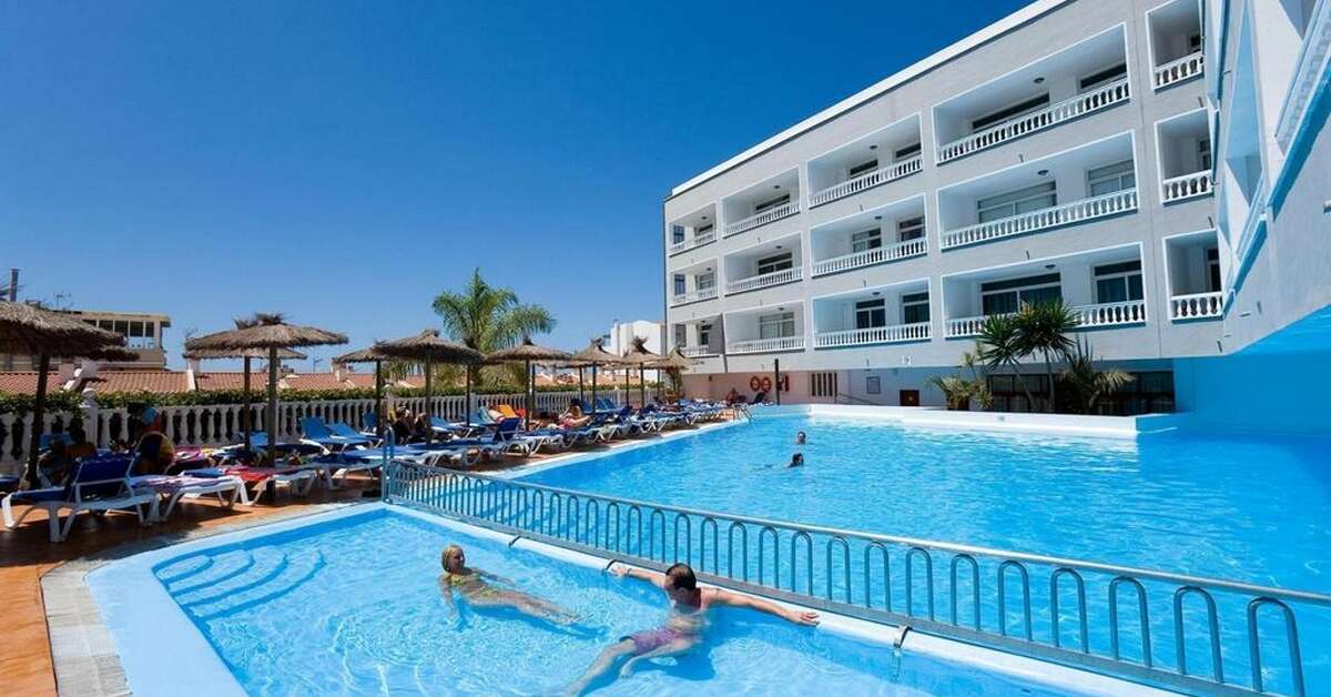 Een foto van het zwembad bij Blue Sea Hotel Lagos de Cesar