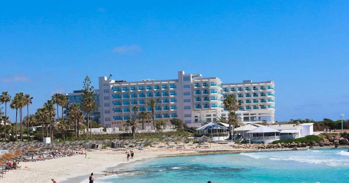 Een foto van de buitenkant van Nissiblu Beach Resort