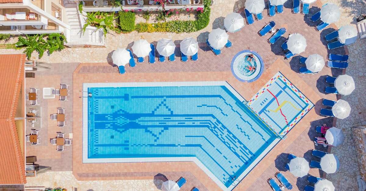 Ein Foto vom Pool im Hotel Oscar