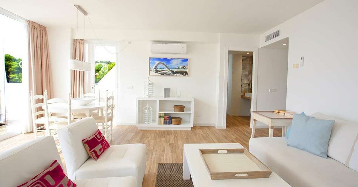 Ein Foto Fergus Style Cala Blanca Suites