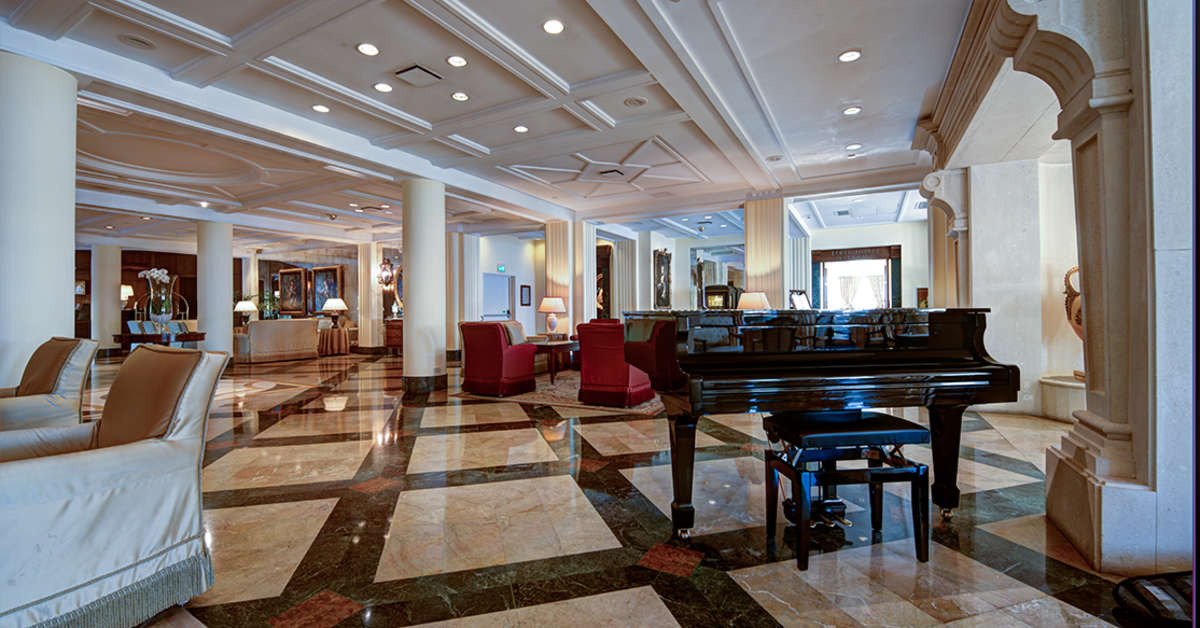 Een foto van het interieur van Hotel Excelsior Palace