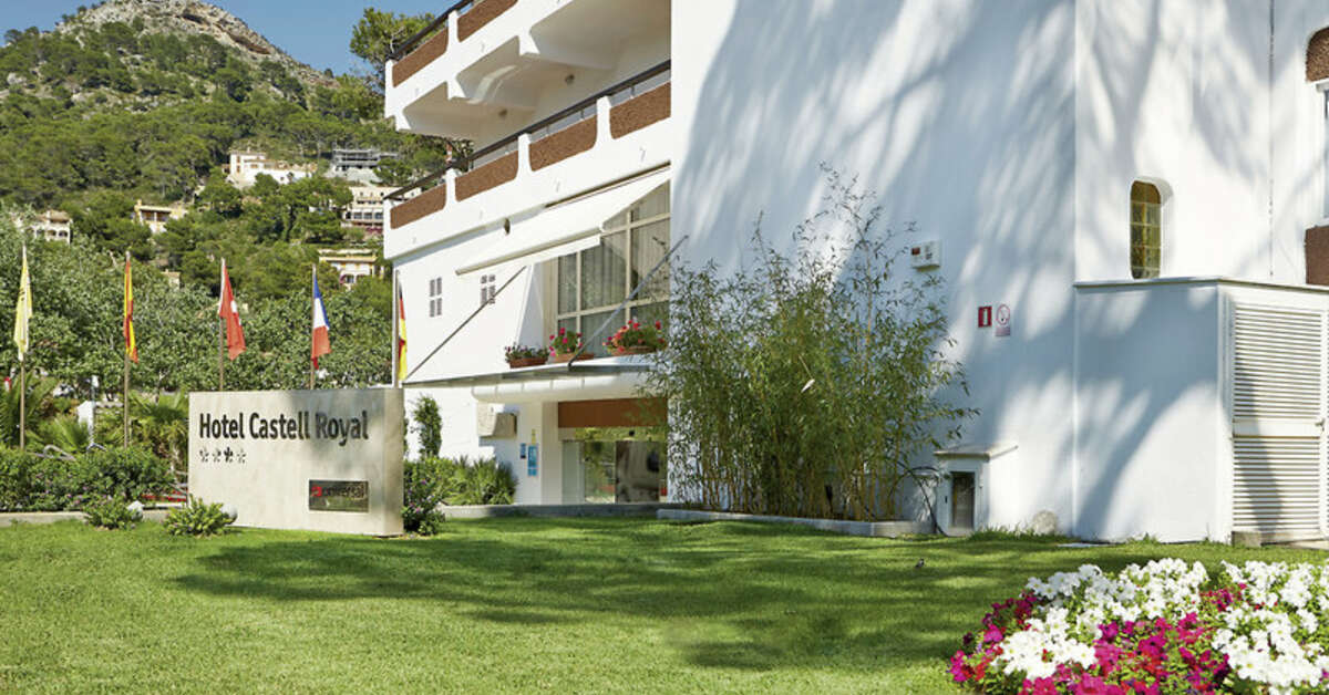 Een foto van de buitenkant van Universal Hotel Castell Royal