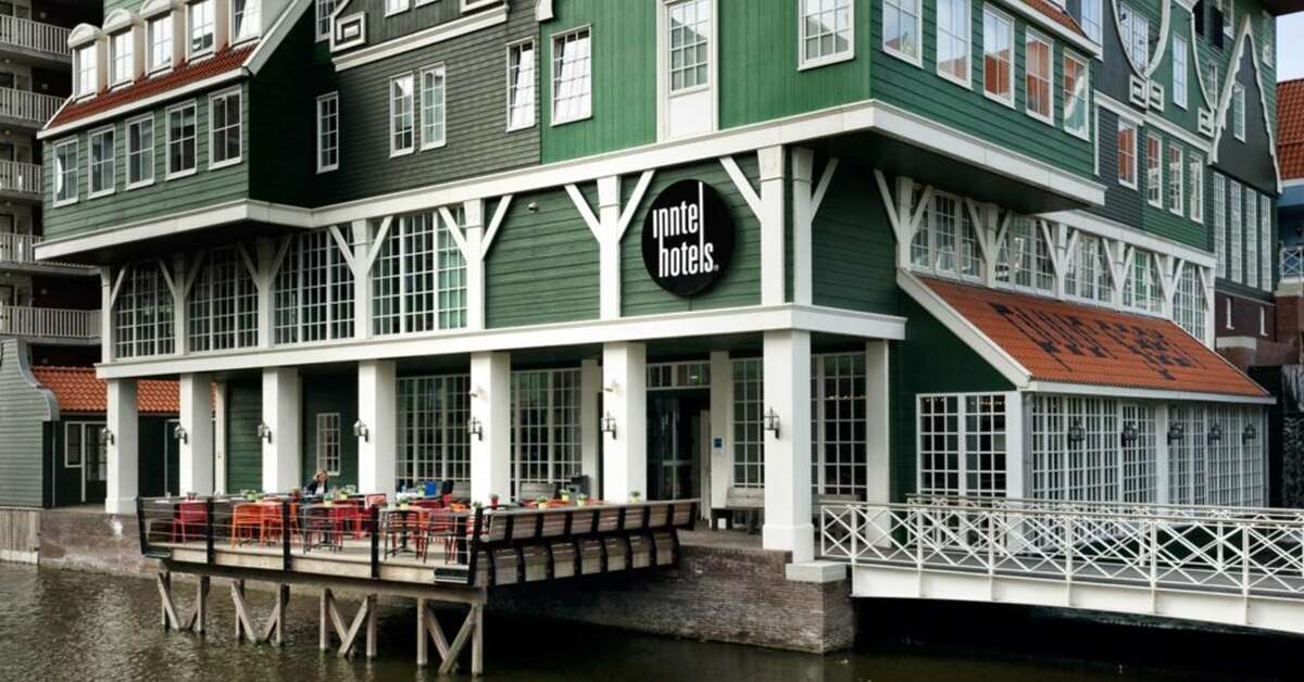 Een foto van het terras bij Inntel Hotels Amsterdam Zaandam