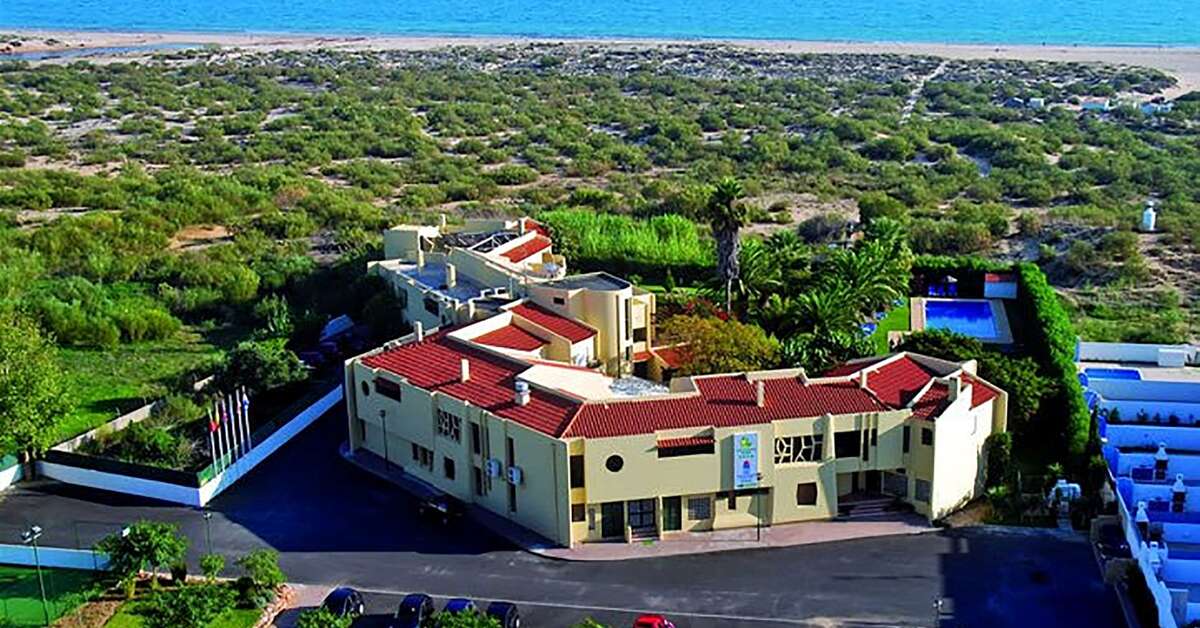 Een foto van de buitenkant van Praia Da Lota Hotel & Appartementen