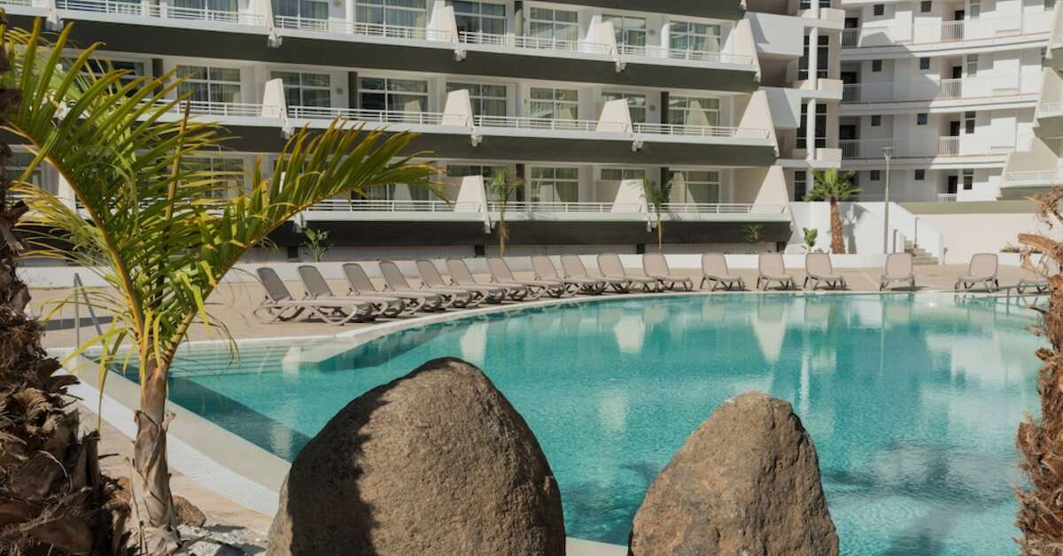 Ein Foto vom Pool im Gara Suites Golf & Spa