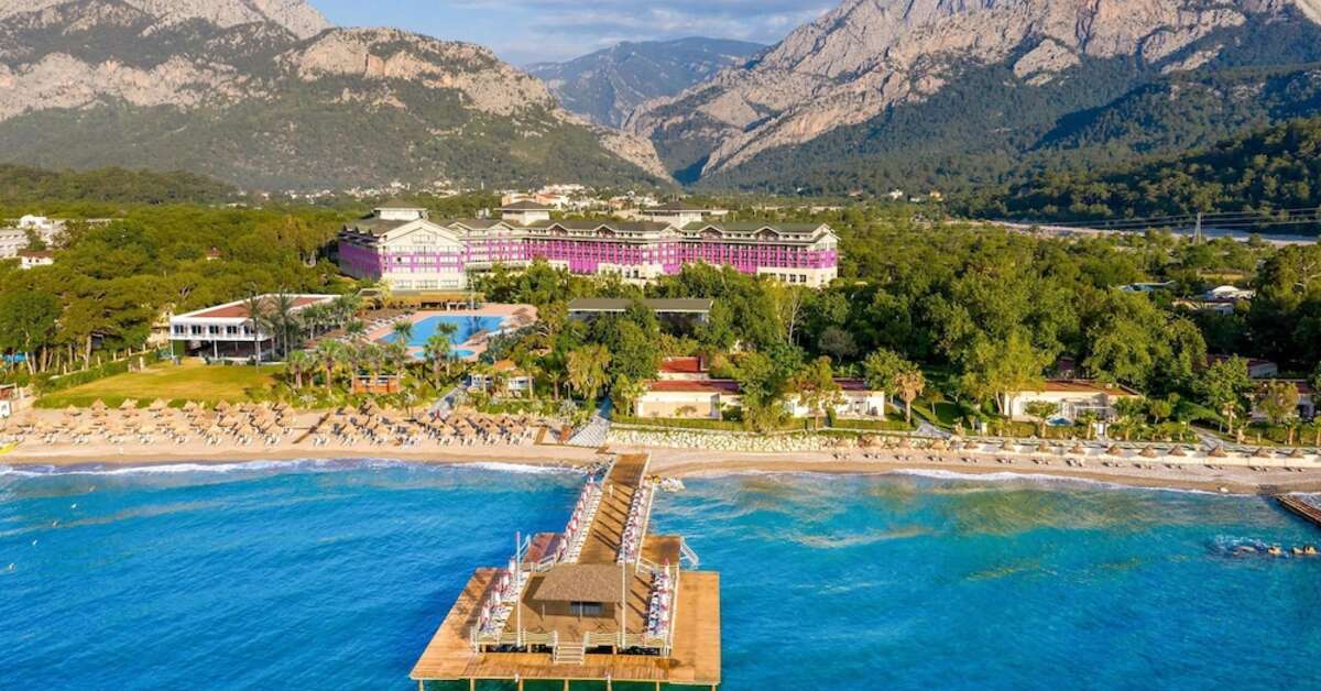 Een foto van het strand bij FashionTV Luxe Resort