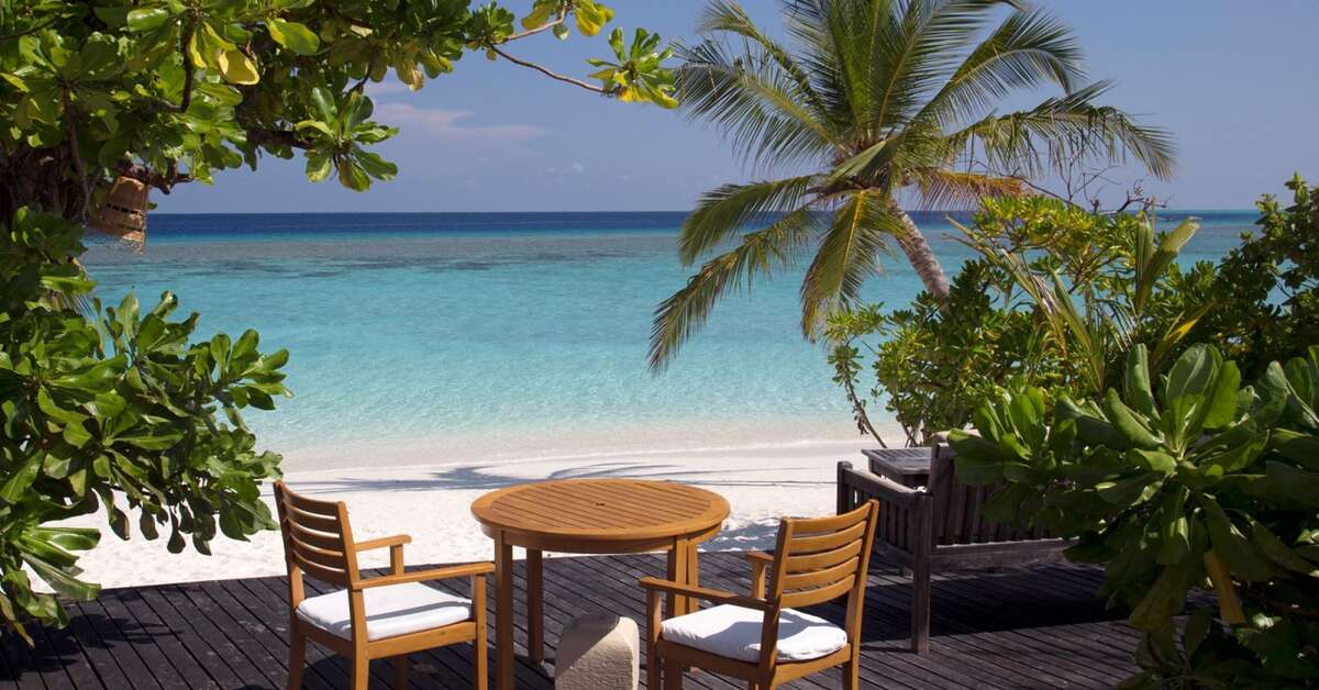 Een foto van het terras bij Coco Palm Dhuni Kolhu