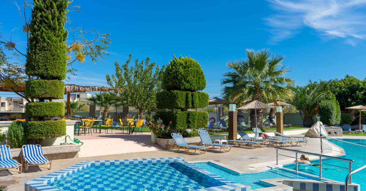 Een foto van het zwembad bij Stamos Hotel Faliraki