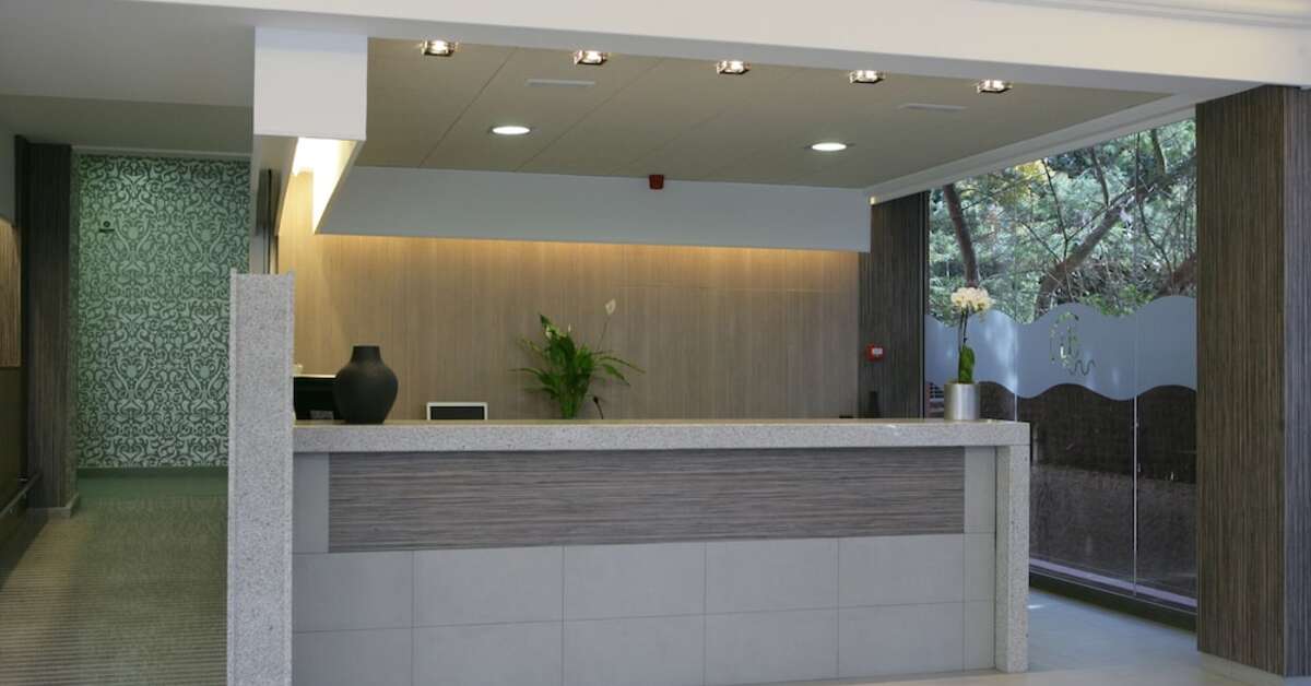 Een foto van het interieur van Hotel Tossa Beach