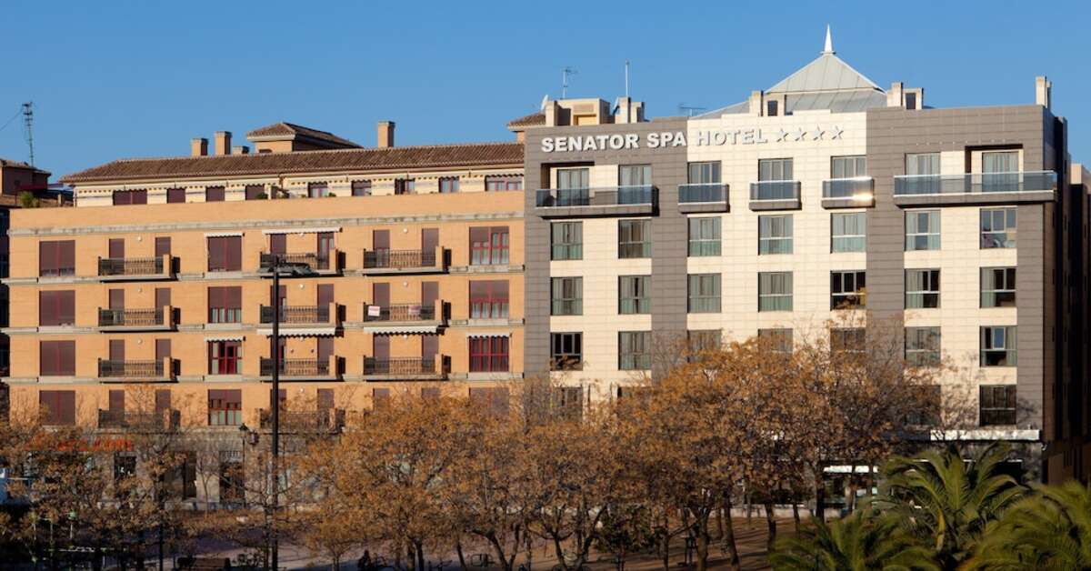 Een foto van de buitenkant van Senator Granada Spa Hotel