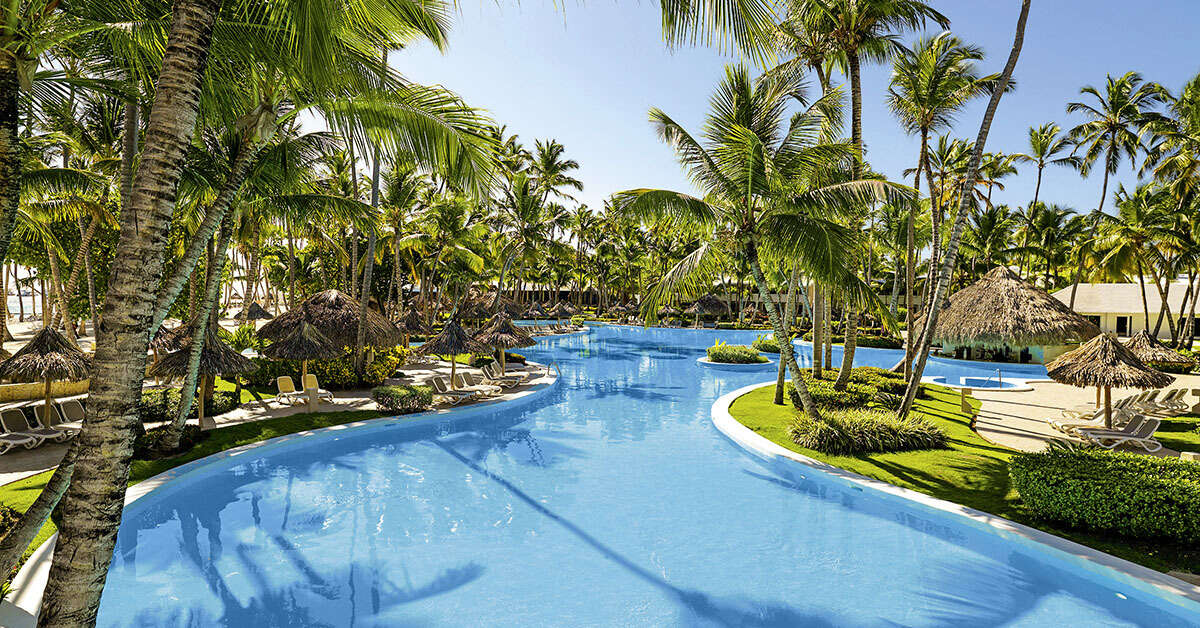 Een foto van het zwembad bij Melia Punta Cana Beach Resort