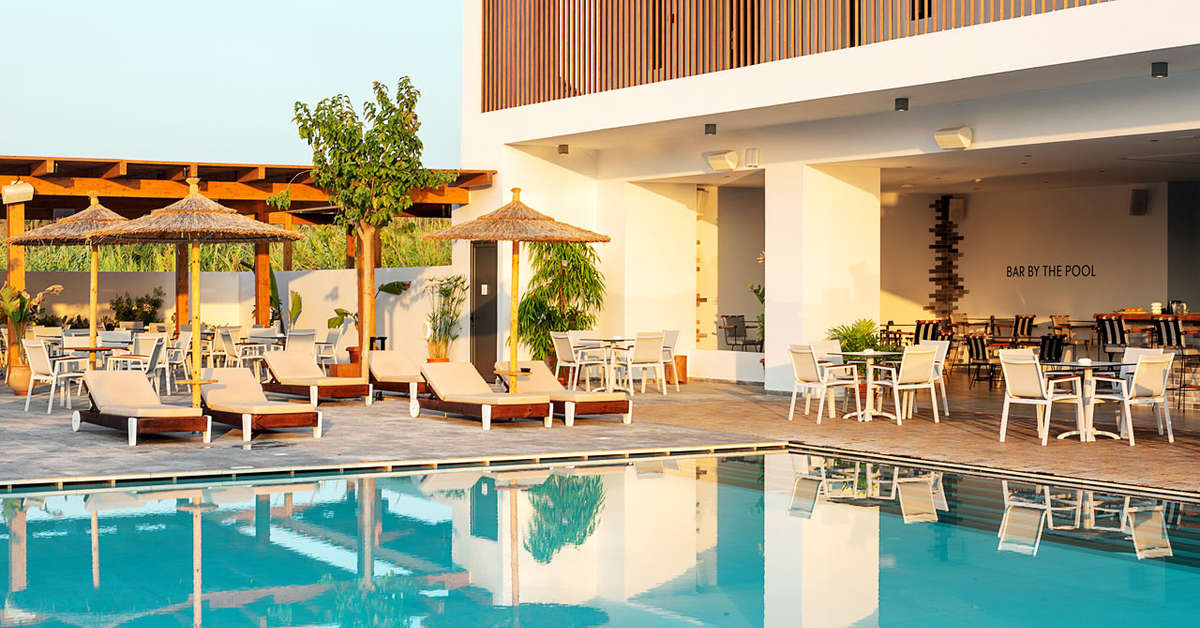Een foto van het zwembad bij Pearl Beach Hotel