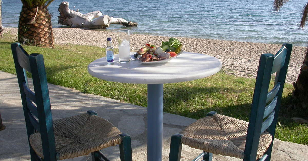 Een foto van het terras bij Acrotel Lily Ann Boutique Hotel