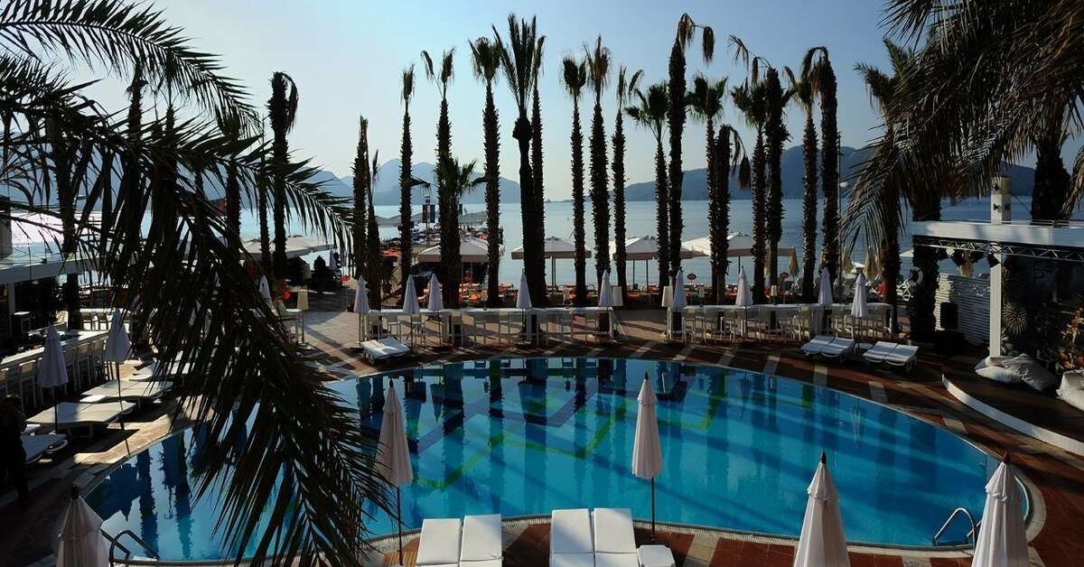 Een foto van het zwembad bij Hotel Elegance