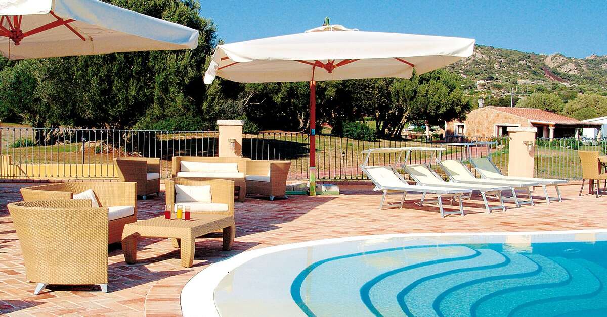 Een foto van het zwembad bij Hotel Parco degli Ulivi