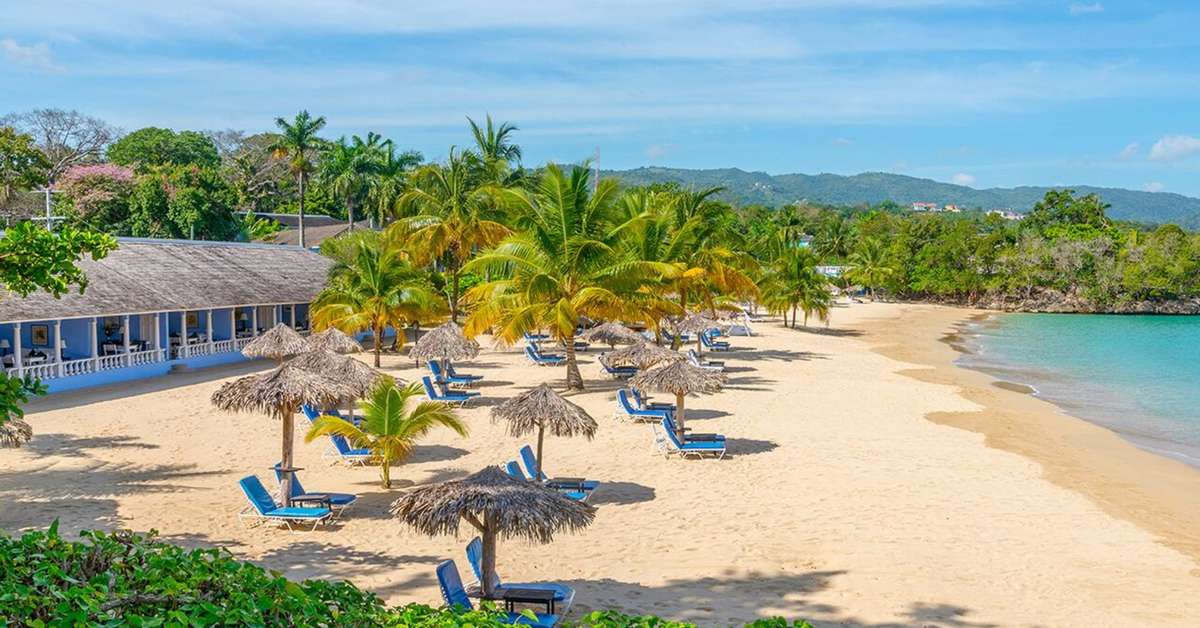 Een foto van het strand bij Jamaica Inn