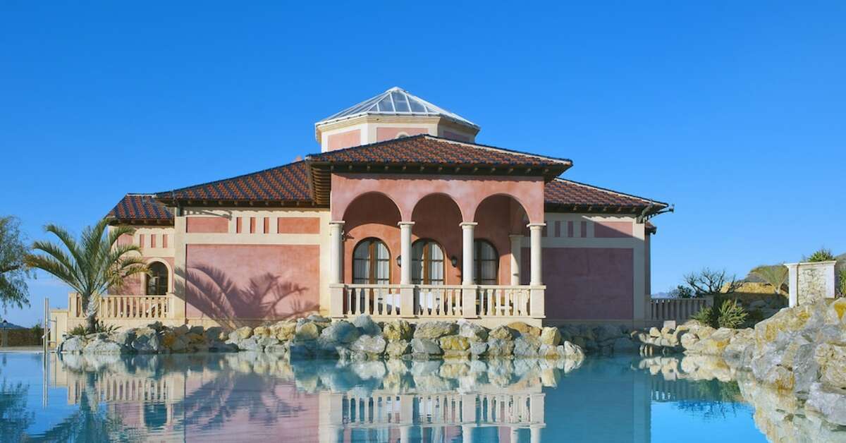Een foto van het zwembad bij Melia Villaitana