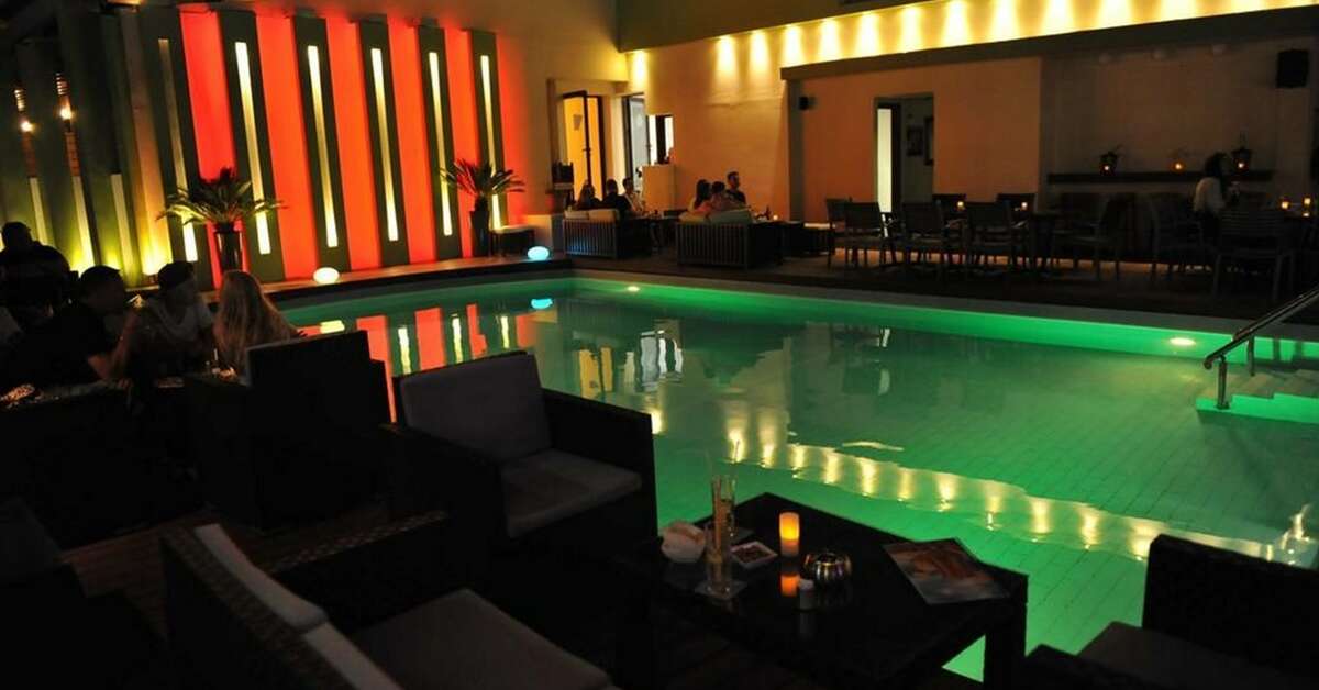 Een foto van het zwembad bij Heleni Beach Hotel