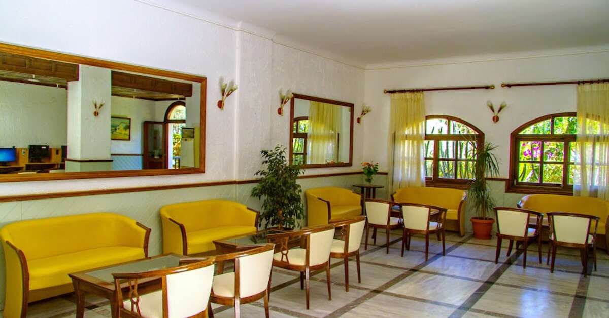 Een foto van het interieur van Club Lyda Hotel