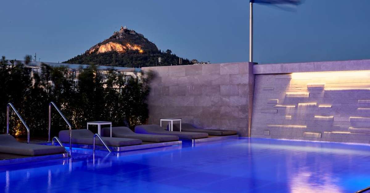 Ein Foto vom Pool im Electra Metropolis Hotel