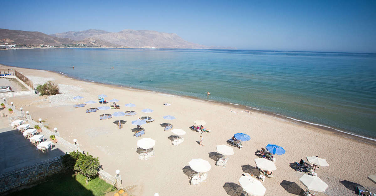 Een foto van het strand bij Sunny Bay Hotel