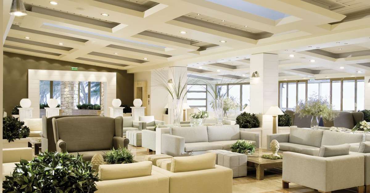 Een foto van het interieur van Sani Beach Club