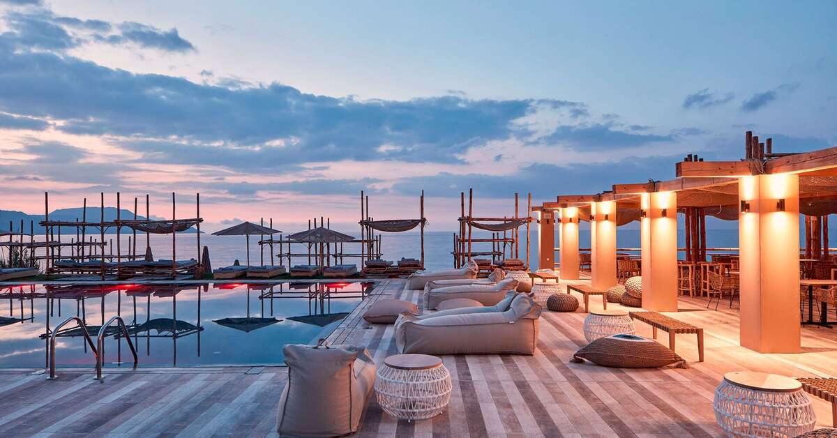 Een foto van het zwembad bij Kimpton La Mer Resort & Spa