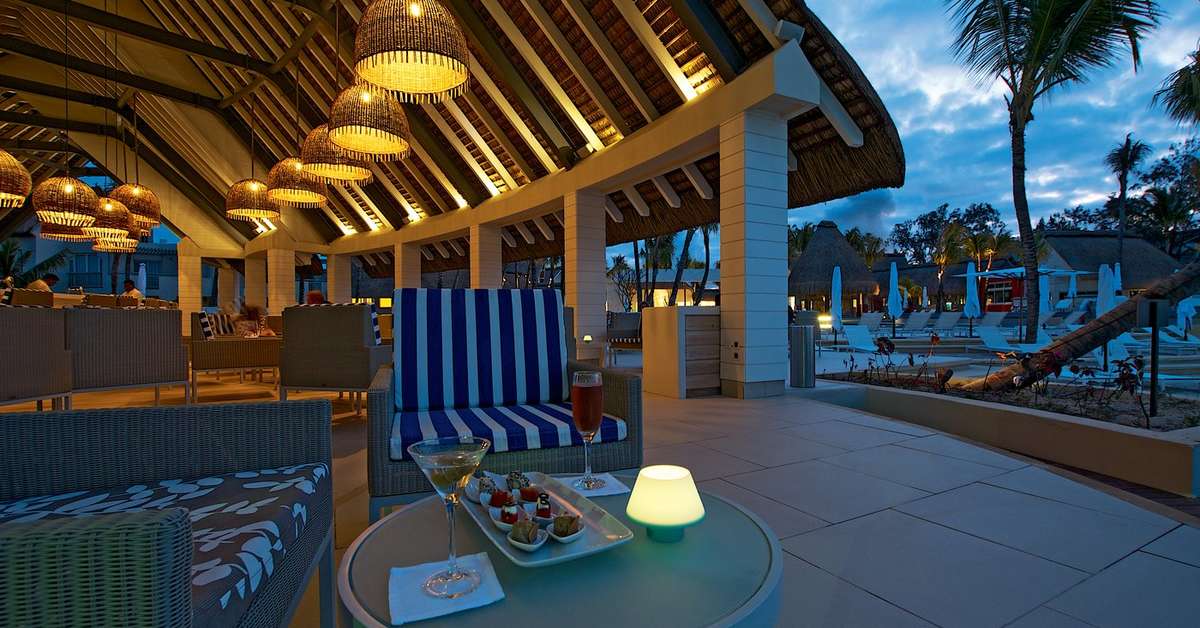 Een foto van het terras bij Ambre Resort & Spa