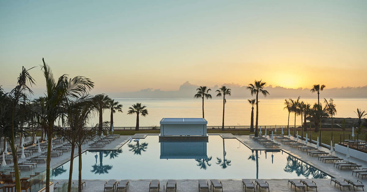 Een foto van het zwembad bij Sunrise Jade Hotel