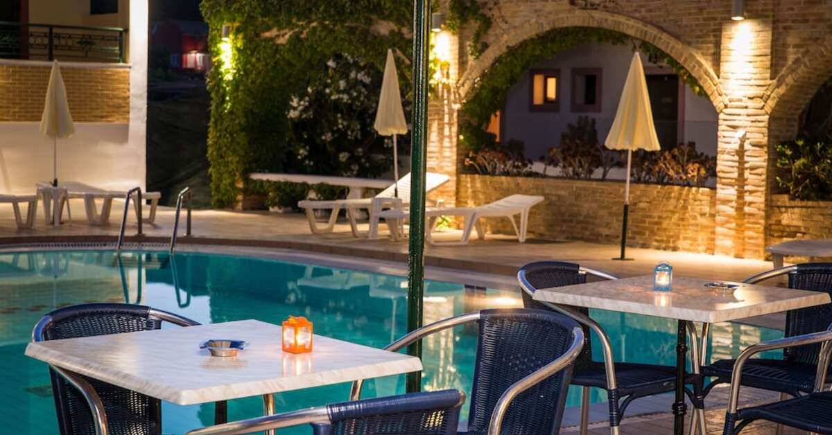 Een foto van het terras bij Club Zante Plaza