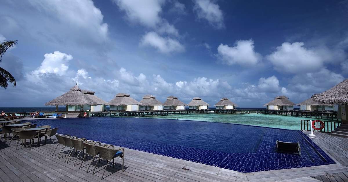 Een foto van het zwembad bij Ellaidhoo Maldives by Cinnamon