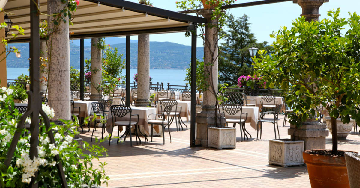Een foto van het terras bij Hotel Villa Del Sogno