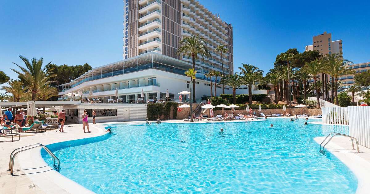 Een foto van het zwembad bij Melia Calvia Beach