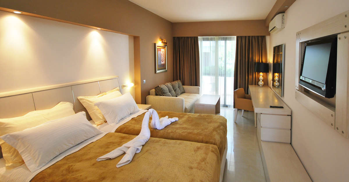 Een foto van Kamari Plus Hotel