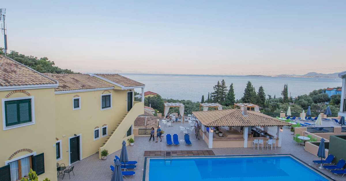 Ein Foto vom Pool im Corfu Aquamarine Hotel