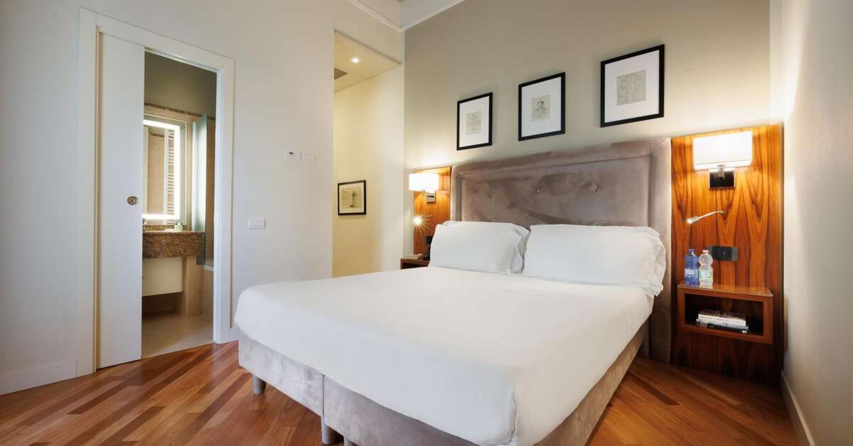 Een foto van Embassy Hotel
