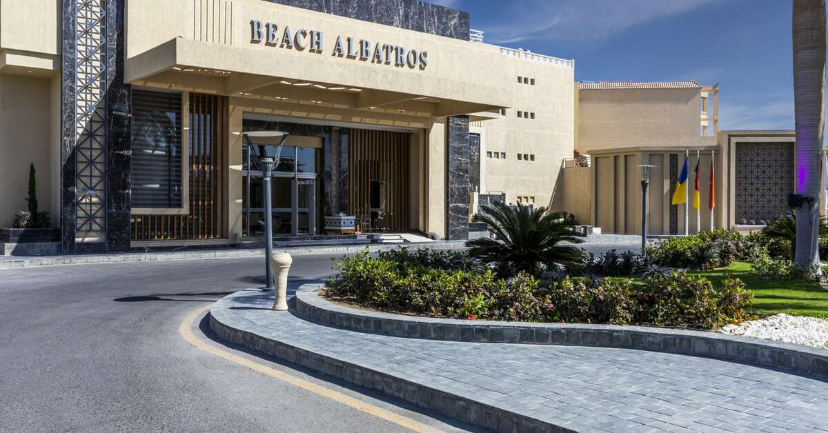 Een foto van de buitenkant van Beach Albatros Resort