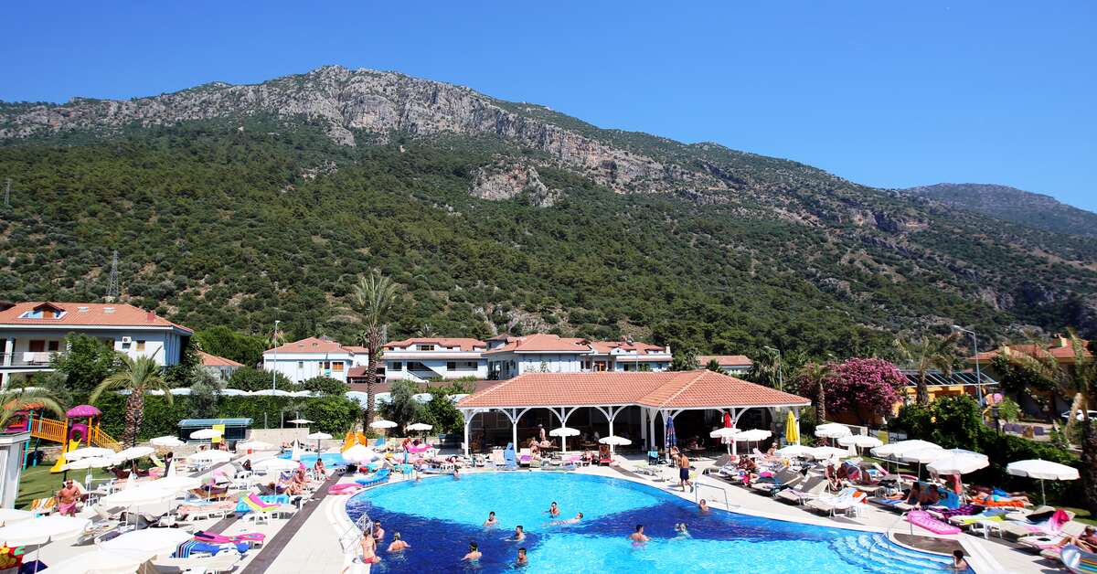 Een foto van het zwembad bij Montebello Resort