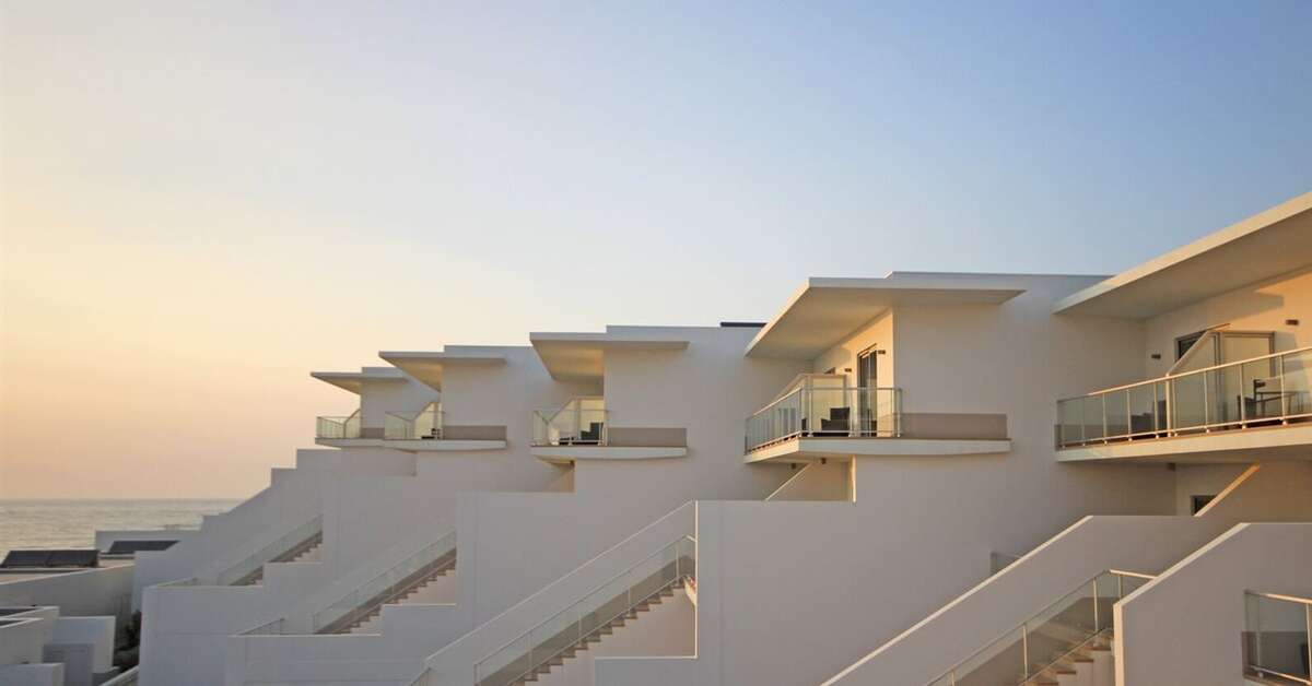 Een foto van de buitenkant van Praia d´el Rey Golf & Beach Resort The Beachfront