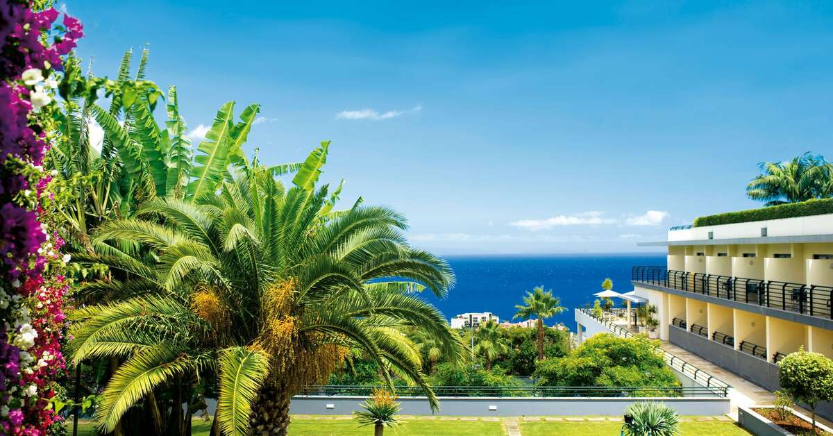 Een foto van de buitenkant van Hotel Madeira Panoramico
