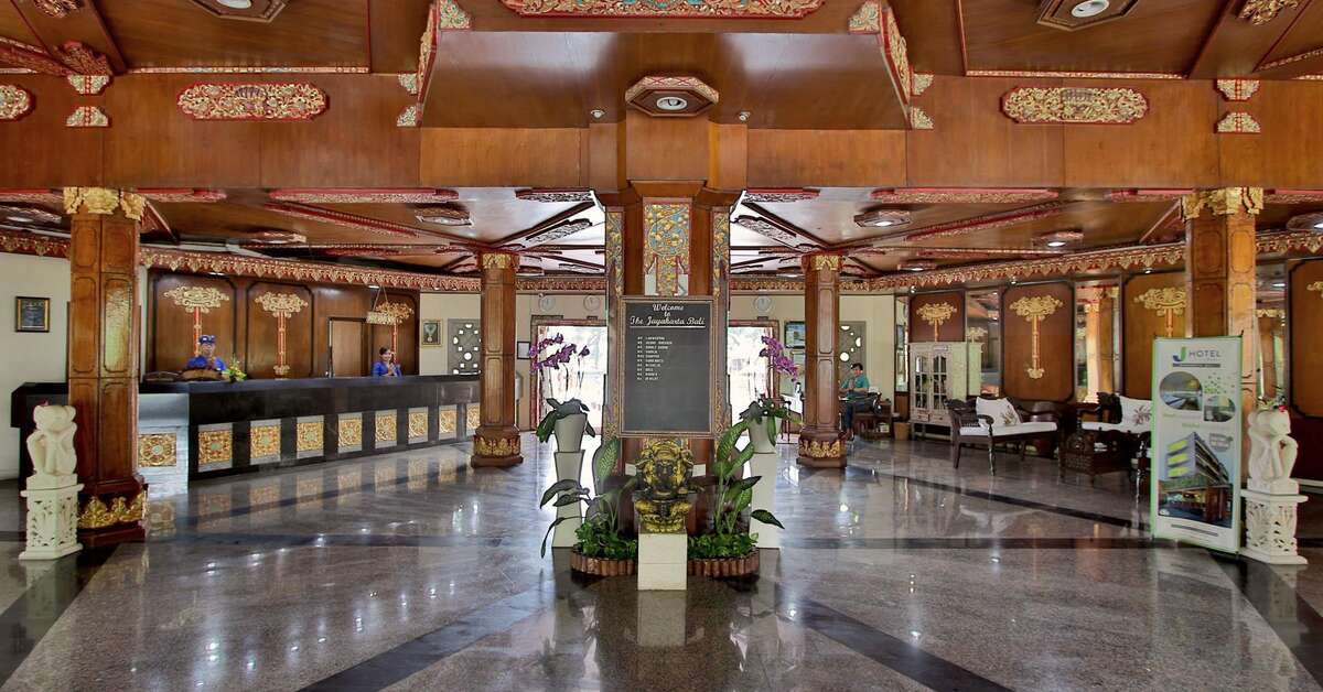 Een foto van het interieur van The Jayakarta Bali