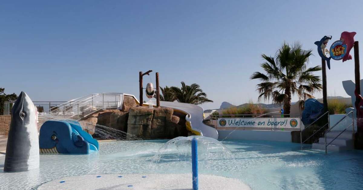 Ein Foto vom Pool im Marvell Club Aparthotel